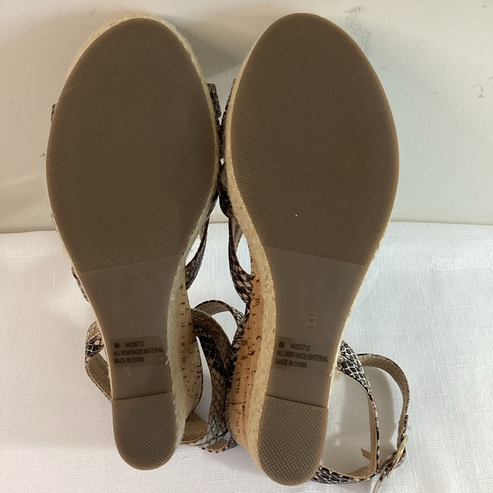 Comfort Snakeskin Ankle Strap Wedge Sandals Size 8 - Picture 11 of 13